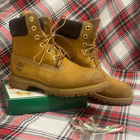 Timberland Women’s sz 7.5 Boot - Picture 1 of 4